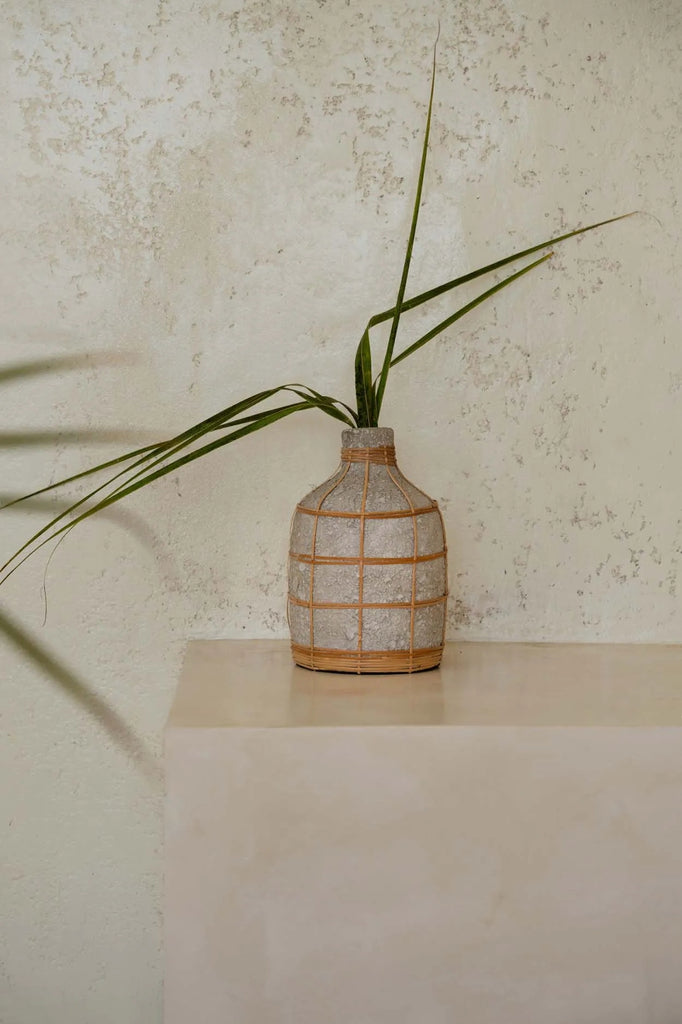 The Whoopy Vase - Concrete Gray Natural - L