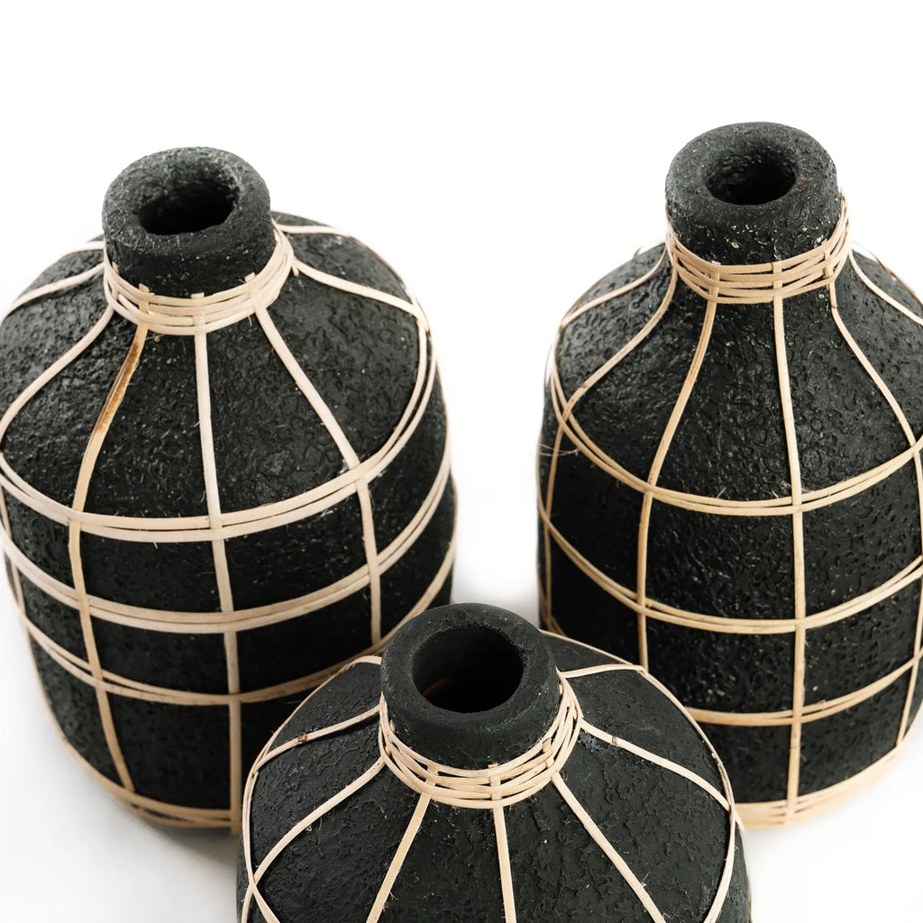 The Whoopy Vase - Black Natural - S